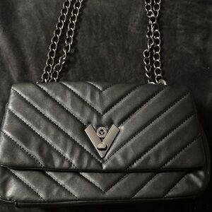 Black Quilted Chain Shoulder Bag - Unbranded